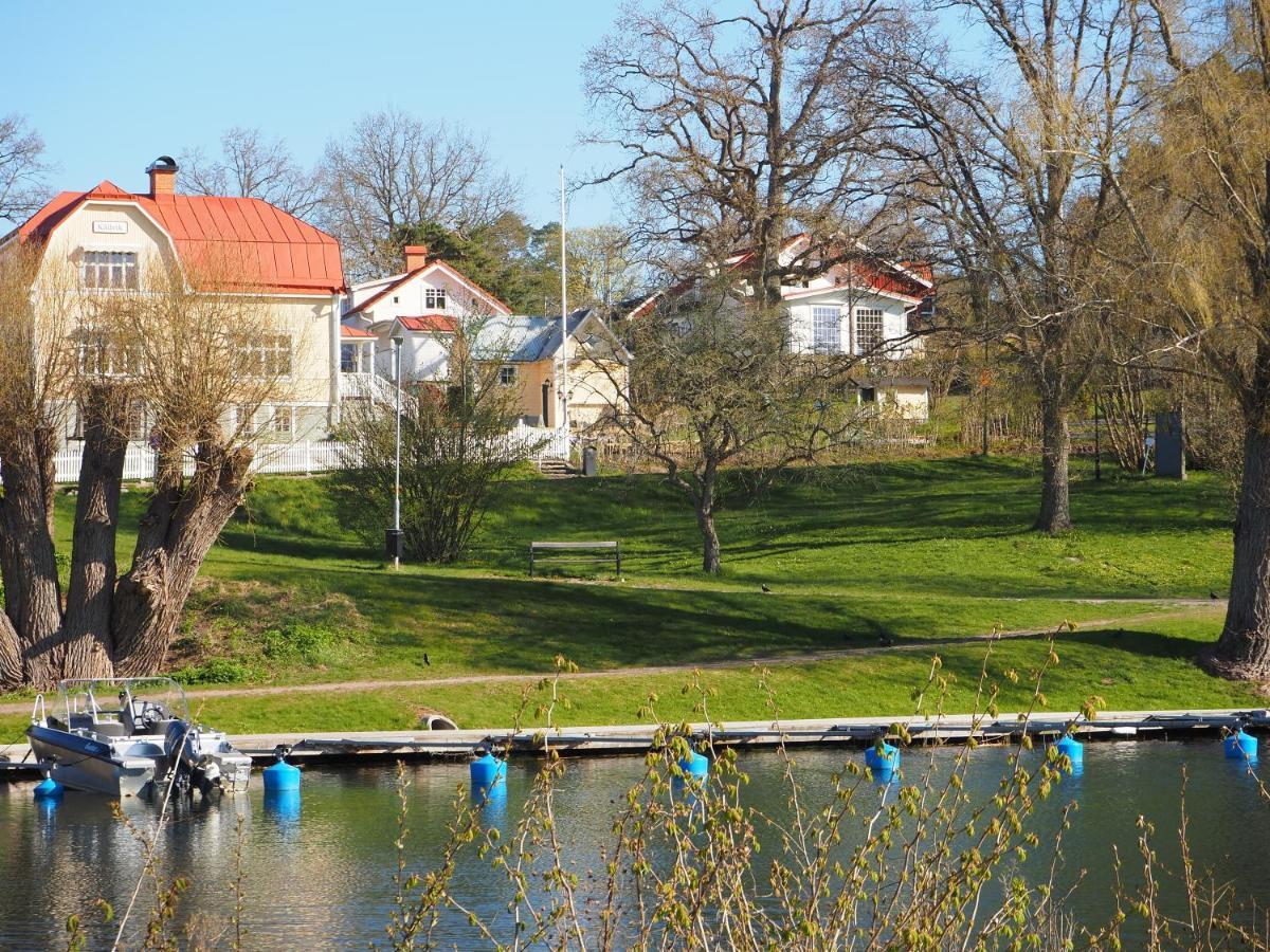 Stenkullens Gardshus Borensberg Extérieur photo