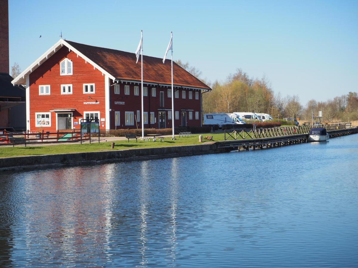 Stenkullens Gardshus Borensberg Extérieur photo